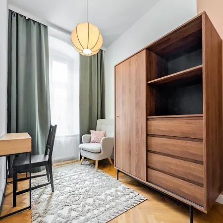 Krasinskiego By Bookinghost Lägenhet