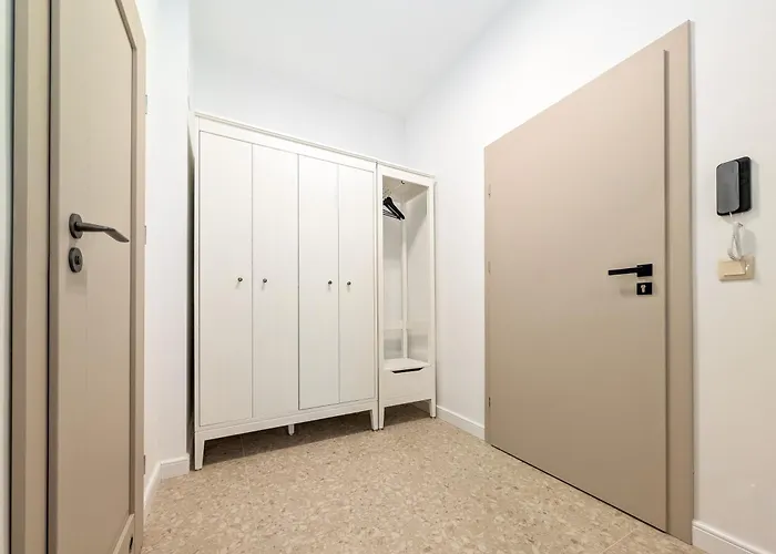 Krasinskiego By Bookinghost 弗罗茨瓦夫